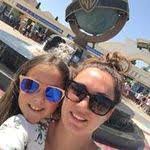 Florine Beck's Instagram, Twitter & Facebook