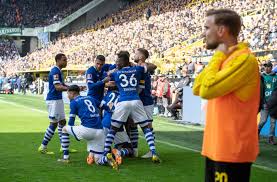 It's dortmund v schalke in the. Revierderby Fc Schalke 04 Jubelt Nach Sieg Bei Borussia Dortmund