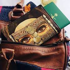 والله مامثلك بهالدنيا بلد on instagram غطاء جواز سفر بالبرقع السعودي الحجازي من التراث السعودي middle eastern culture louis vuitton monogram fashion history
