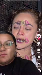 Exploring Mariana Botas and Envinadas Unique Styles