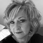 Heidi Mears's Instagram, Twitter & Facebook