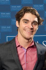 Breaking Bad' star Mitte promotes awareness of disabilities