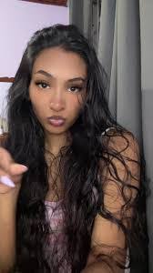 Arianna Hoffman's Instagram, Twitter & Facebook