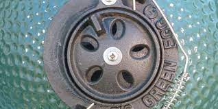 How To Lay A Fire And Control The Temp In Your Big Green Egg