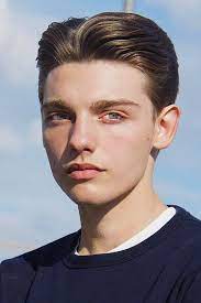 The Hottest Collection Of Prom Hairstyles For Men Menshaircuts Medium Hair Styles Medium Length Hair Styles Easy And Beautiful Hairstyles