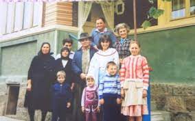 Born june 13, 1959) is the current president of romania. Cum Arata Carmen Iohannis In Tinerete Fotografia Facuta Chiar De Klaus Iohannis In Urma Cu Mai Bine De 25 De Ani Stirileprotv Ro