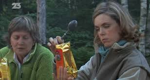 Fourchette et sac à dos est une série documentaire produite par coyote et j. Fourchette Et Sac A Dos Julie Andrieu Ne Fait Pas Decoller Les Audiences De Numero 23 Toutelatele