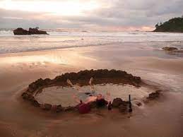 24 Hot Tubs That Could Only Be More Amazing If They Were Time Machines Architecture Design Hot Water Beach New Zealand Holidays Beach