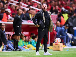 The luxurious outfit of Turco Mohamed during the final