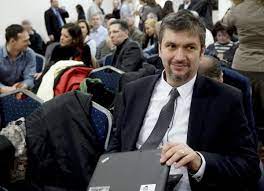 Hadházy megint „elfogott egy levelet müller cecíliától. Hadhazy Toredekeert Csinalja Azt Egy Pecsi Alapitvany Mint Amelynek Tagja Lazar Felesege Es 1 2 Milliardot Kapott Magyar Narancs