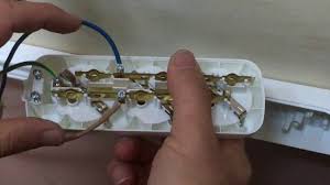 Düğmeli üçlü priz bağlantısı nasıl yapılır,nelere dikkat etmeliyiz, hangi cihazlarla kullanmamalıyız. Toprakli Priz Nasil Baglanir Toprakli Priz Kablo Baglantisi Toprakli Priz Montaji Ve Kablo Renkleri Youtube