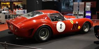 « je fus séduit par son regard de chien battu, ses oreilles de cocker, la loupe qu'il arbore sur le crâne en plus de ses lunettes et par son manque de mémoire » et également, en forme d'hommage : Retromobile 2012 Titanesque Challenges