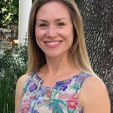 Kelly Eck's Instagram, Twitter & Facebook