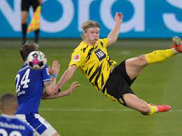 Auch die szene wurde lange auf eine. Schalke 04 Demontiert Bvb Und Erling Haaland Schiessen S04 Im Derby Ab Bvb
