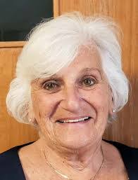 Lorraine Levin's Instagram, Twitter & Facebook