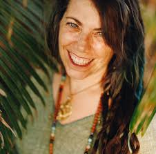 Hi! Wondering if anyone has experience going to Isla Chora? Any tips? We  have a 4 year old. Could we swim out or are there places to rent a kayak?  Also, anywhere