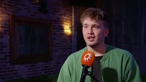 Use custom templates to tell the right story for your business. Rapper Snelle Vertelt Over Nieuwste Hit Kleur Het Is Een Ode Aan De Liefde