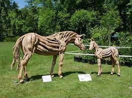 Ein pferdekopf aus marmor macht als eingangspräsentation in ihrem eigenheim einen einmaligen eindruck und. Driftwood Art Exklusive Pferde Aus Holz Kunst Fur Haus Garten Objekte Zu Verkaufen Driftwood Art Bezaubernde Unikate Der Treibholzkunst Fur Ein Exklusives Ambiente