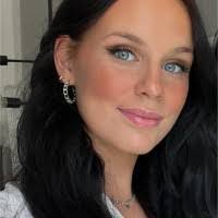 Ellen Beckman's Instagram, Twitter & Facebook