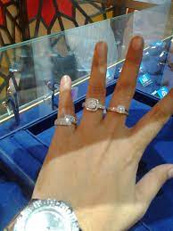 2 buah cincin bahan : Hanis Sania Habib Jewels Diamond Fiest 2014