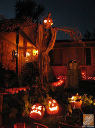 From outdoor halloween decoration ideas to indoor halloween decorations, i have you covered! Diy Halloween Decorations Ideas Projects The Budget Decorator
