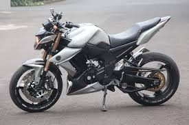 Motor ini memiliki body yang sangat gagah, harganya motor sport murah satu ini dibanderol dengan harga berkisar 27 jutaan rupiah. Modifikasi Motor Terbaru 2021