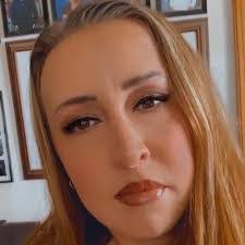 Danielle Wilmer's Instagram, Twitter & Facebook