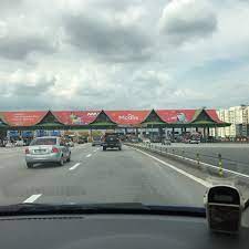 Dalam kejadian pukul 8.30 pagi itu, bas yang membawa 15 penumpang dari klang ke kuala lumpur dikatakan cuba mengelak sebuah kenderaan pada laluan yang sama sebelum terbabas ke. Photos At Plaza Tol Batu Tiga Now Closed 86 Tips