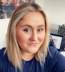 Leanne Devine's Instagram, Twitter & Facebook