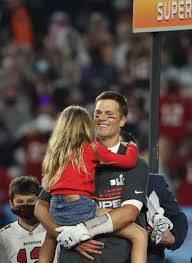His tampa bay buccaneers defeated the defending champs, the kansas city chiefs. Tom Brady And His Family At The 2021 Super Bowl Pictures Popsugar Family