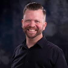 Matthew Yearsley's Instagram, Twitter & Facebook