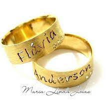 Maria Linda Loja On Line On Instagram Alianca Com Nome Vazada A Alianca Feminina Tem 3 Ped Engagement Rings Couple Personalized Jewelry Engagement Rings