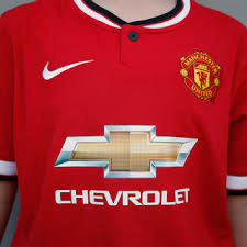 The official manchester united website with news, fixtures, videos, tickets, live match coverage, match highlights, player profiles, transfers, shop and more. Titulnyj Sponsor Zadumalsya Ob Otkaze Ot Manchester Yunajted Anglijskij Futbol Sport Lenta Ru