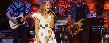 Hannah Harper Shines on 'American Idol,' Reminds Carrie Underwood of Herself