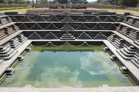 Stepped tank and Public bath, Hampi