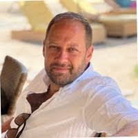 Arnold Madsen's Instagram, Twitter & Facebook