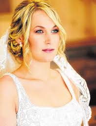 haben im vergangenen Jahr ihr Liebesglück besiegelt und uns ein Bild von  ihrem großen Tag geschickt. Auf drei dieser „TT-Ho