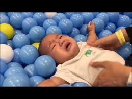Sebenernya dulu sempet agak ragu mau membiarkan ubii mandi bola. Kidzoona Indoor Playground Fun Mandi Bola Di Tempat Main Anak Kidzoona Aeon Mall Youtube Taman Bermain Indoor Arena Bermain Tempat