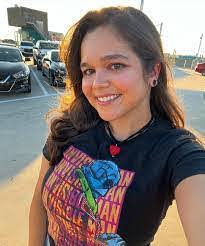 Erin Petrocelli's Instagram, Twitter & Facebook