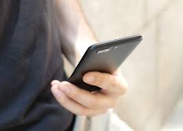 After that and it's still unlocking for other people's faces, stop using it as it's never been a secure method to unlock your phone. Face Unlock Aparece En La Segunda Beta De Android 8 Para El Oneplus 5