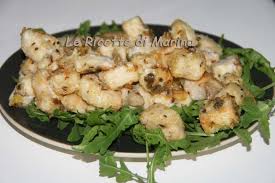 Spremete 2 limoni, aggiungete 200 ml di olio extravergine ed emulsionate con una frusta. Bocconcini Di Pesce Spada Al Limone E Finocchietto Le Ricette Di Marina