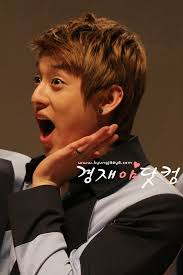 110426 Eli @ Hot Tracks Fan Signing Event