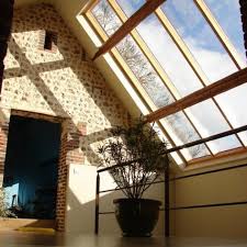 Fenetre De Toit Avec Poutre Verriere De Toit Decoration Interieure Maison Moderne Renovation Maison Ancienne