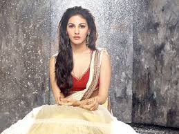 She was born on 7 may 1993 in mumbai, maharashtra, india. Amyra Dastur Backs Out Of Fashion Show Over Business Class Tickets