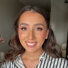 S A M A N T H A Cloud skin, snatched eyes and bronzed vibe look was not a  difficult task with this stunner @samanthaliaa 🔥 #softglamalways  #charlottetilburyairbrushflawless #polishedmakeup #fluffybrows #pearlskin  #cloudskin #