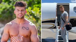 Teddy briggs, who chose to leave the show with partner edyn mac mackney. Love Island Australia S Teddy Ging Van Helemaal Blut Naar Zijn Eigen Eiland Kopen Dit Is Zijn Geheim Love Reality