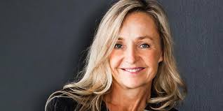 Deborah Bibby's Instagram, Twitter & Facebook