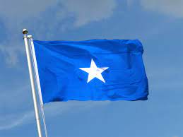Die flagge somalias (somalisch calanka soomaaliya) mit einem fünfzackigen weißen stern auf blauem grund ist die nationalflagge der am 20. Somalia Flagge Somalische Fahne Kaufen Flaggenplatz