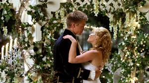 Austin ames is played by chad michael murray and partly in the frame on the right is the teenage samantha sam montgomery, played by hilary duff. Chad Michael Murray Wore His Cinderella Story Costume To A Prom For Teens With Cancer Teen Vogue