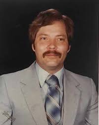 Obituary for Lowell "Hoppy" Mounts